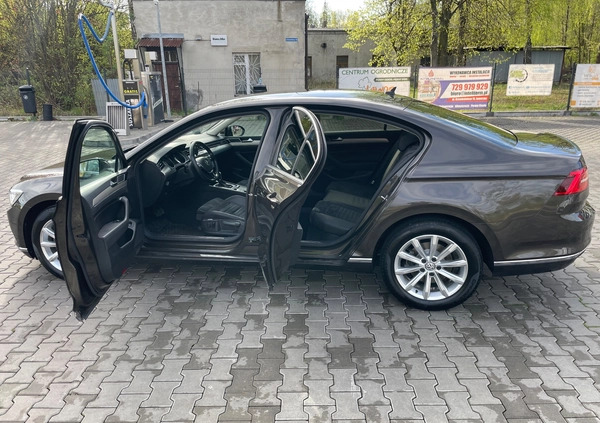 Volkswagen Passat cena 93500 przebieg: 52000, rok produkcji 2018 z Mysłowice małe 254